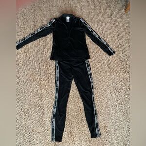 Wolford 2 piece stretch XS 1/2 zip top with bottom